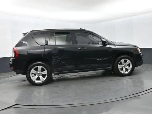Used 2014 Jeep Compass Latitude w/ Sun/Sound Group AWD/4WD image 4