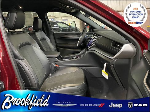 New 2025 Jeep Grand Cherokee L Altitude image 22