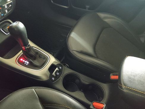 Used 2021 Jeep Compass Latitude FWD image 26
