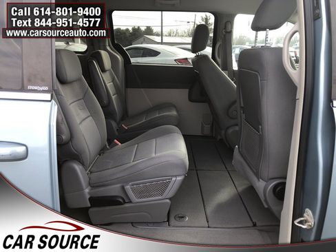 Used 2009 Chrysler Town & Country LX image 21