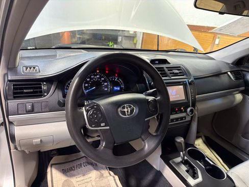 Used 2012 Toyota Camry LE FWD image 17