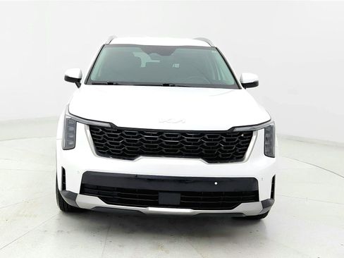 Used 2024 Kia Sorento S FWD image 8