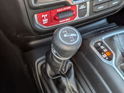 Used 2024 Jeep Wrangler Unlimited Sport AWD/4WD image 29