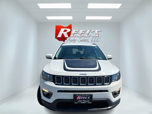 Used 2018 Jeep Compass Latitude w/ Popular Equipment Group AWD/4WD image 2