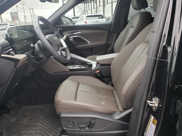 Used 2025 Audi Q5 Premium w/ Convenience Package AWD/4WD image 11