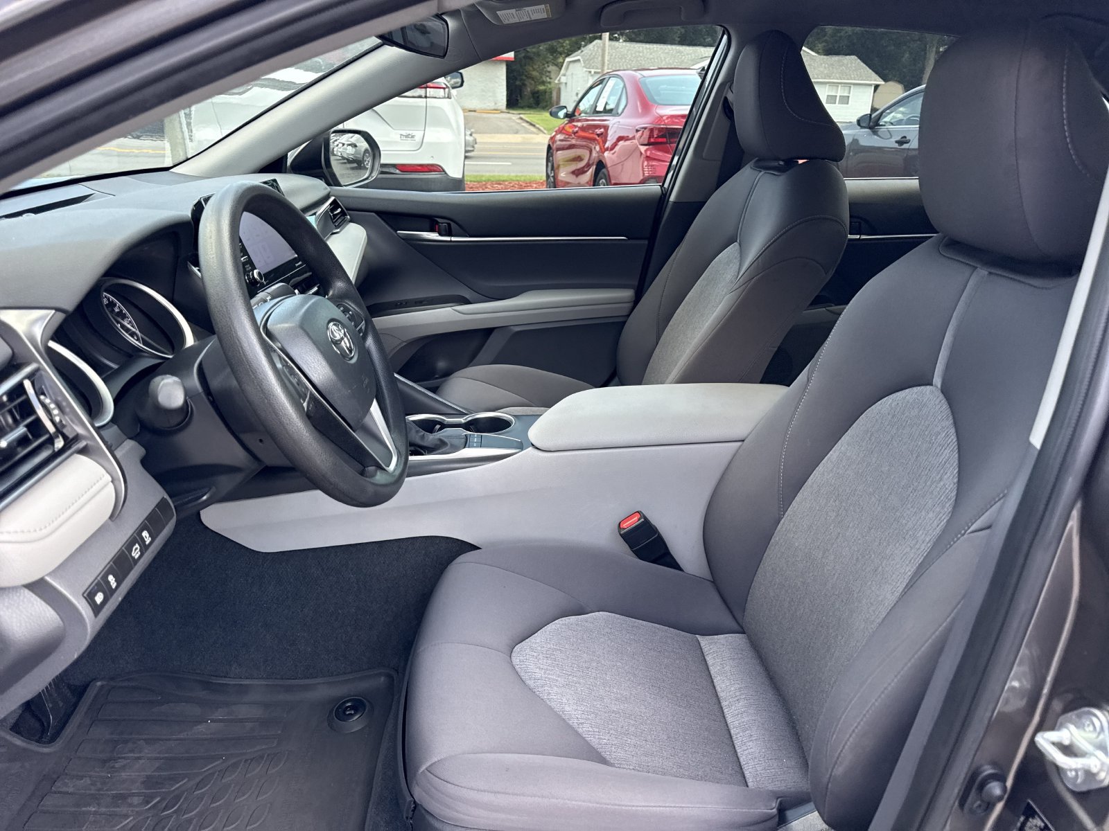 Used 2024 Toyota Camry LE FWD image 10