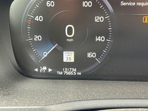 Used 2018 Volvo XC90 T5 Momentum w/ Convenience Package AWD/4WD image 19