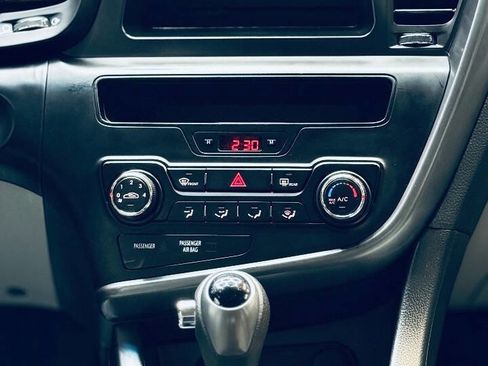 Used 2011 Kia Optima LX w/ Convenience Pkg image 10