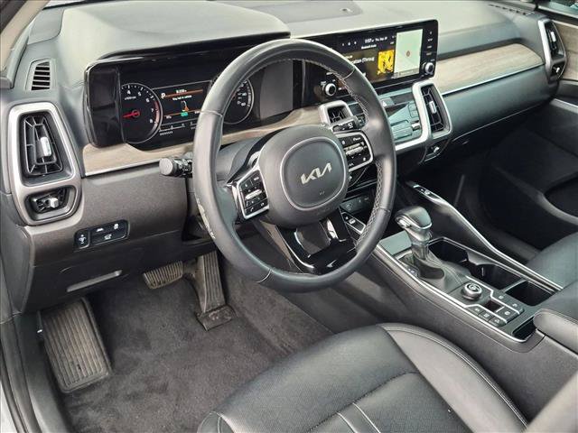 Used 2023 Kia Sorento EX w/ Panoramic Sunroof Package FWD image 13