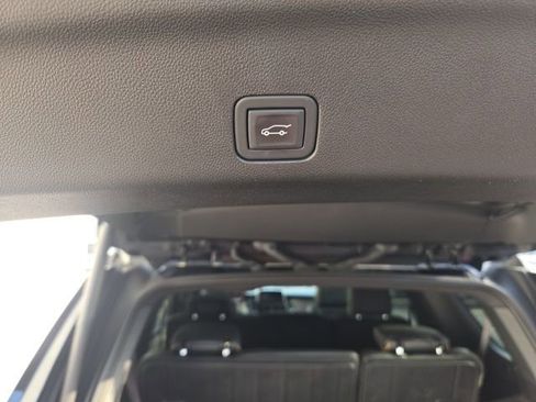 Used 2024 GMC Yukon AT4 w/ AT4 Premium Package AWD/4WD image 7