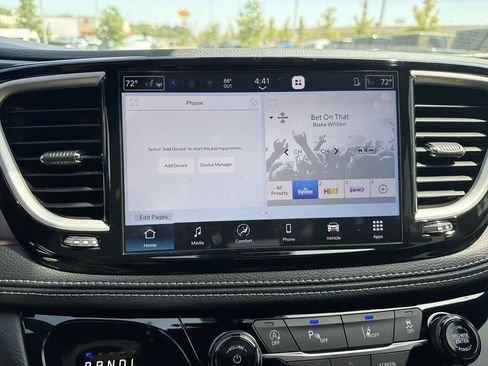 New 2026 Chrysler Pacifica Select FWD image 20