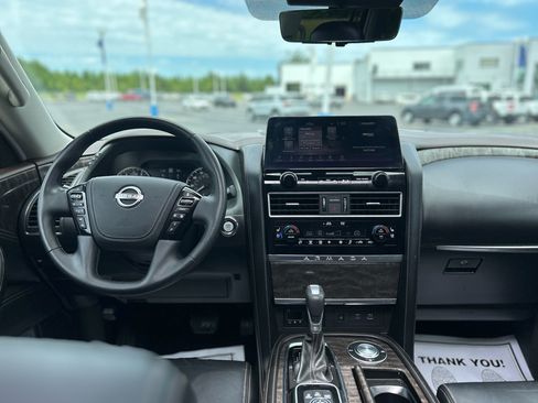 Used 2024 Nissan Armada Platinum w/ Captain's Chairs Package RWD image 12