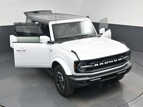 Used 2023 Ford Bronco Outer Banks image 50