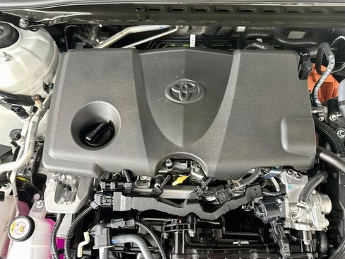 Used 2025 Toyota Camry LE FWD image 33