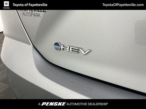 Used 2025 Toyota Camry LE image 10