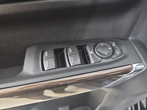 Used 2020 Chevrolet Silverado 1500 RST AWD/4WD image 32