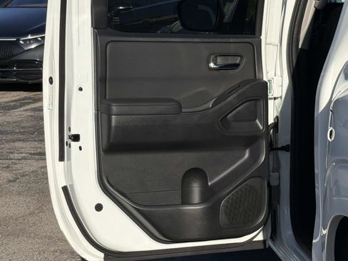 Used 2024 Nissan Frontier SV image 20