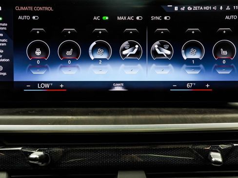 Used 2023 BMW X7 xDrive40i w/ M Sport Package AWD/4WD image 32