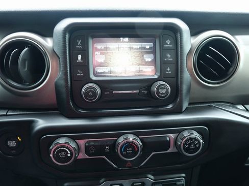 Used 2020 Jeep Wrangler Sport image 18