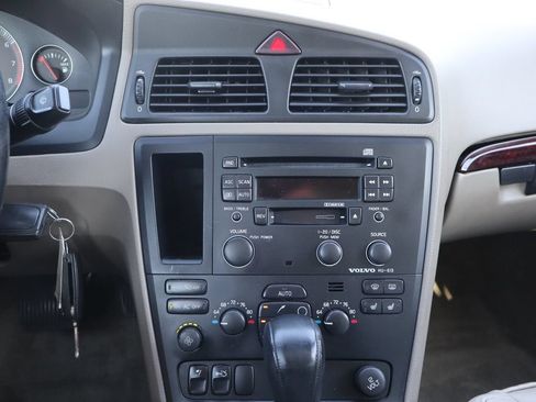 Used 2004 Volvo S60 2.5T AWD/4WD image 35