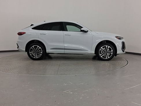 New 2025 Audi Q5 Premium image 8