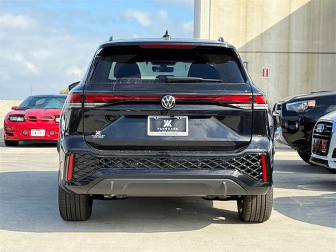 New 2026 Volkswagen Tiguan SE R-Line image 6