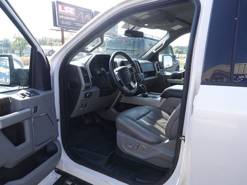 Used 2018 Ford F150 Lariat image 6
