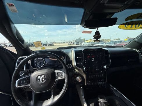 Used 2019 RAM 1500 Laramie AWD/4WD image 5