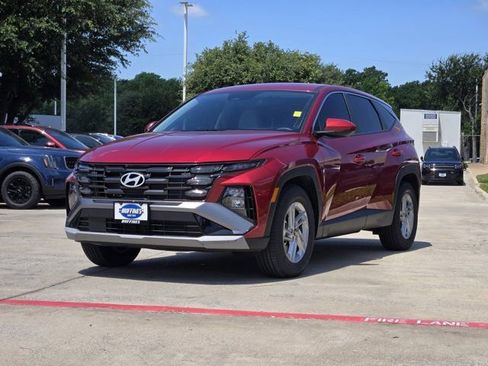 Certified 2025 Hyundai Tucson SE FWD image 3