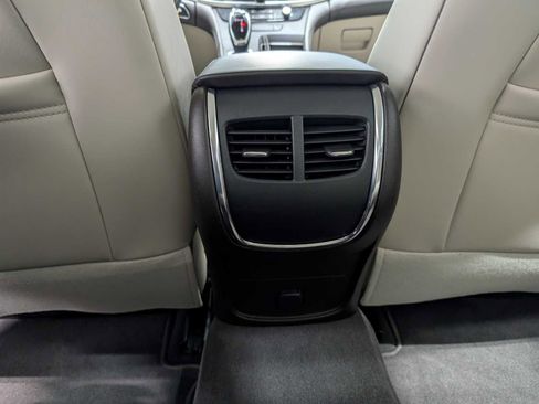 Used 2017 Buick LaCrosse Preferred image 21