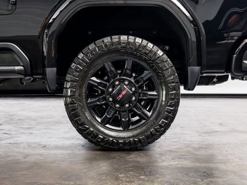 Used 2025 GMC Sierra 2500 AT4 w/ AT4 Premium Plus Package image 16