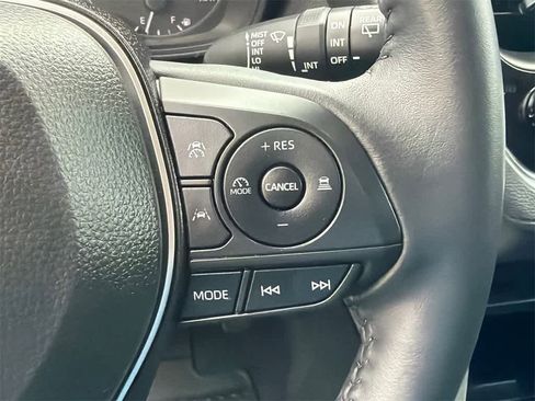 Used 2024 Toyota Corolla Cross LE image 23