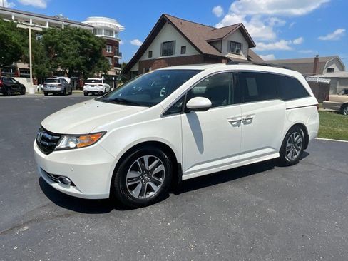 Used 2017 Honda Odyssey Touring image 3