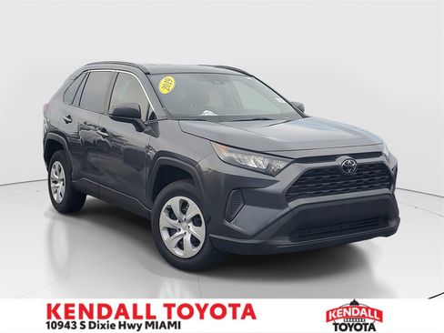 Used 2019 Toyota RAV4 LE image 1