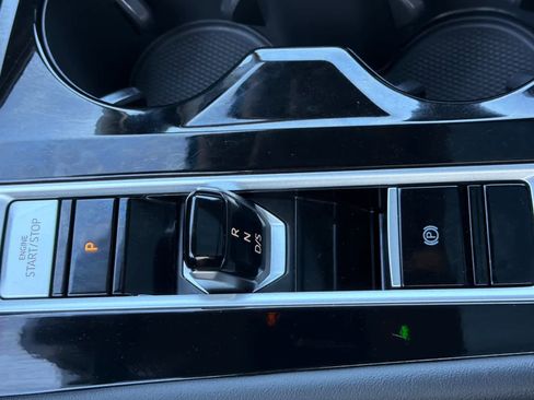 Used 2025 Volkswagen Atlas Peak Edition SE image 22