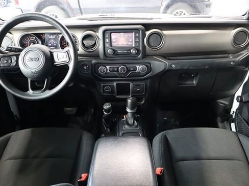 Used 2020 Jeep Gladiator Sport image 28