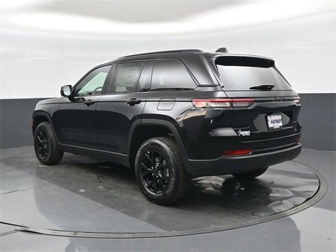 New 2025 Jeep Grand Cherokee Altitude image 6