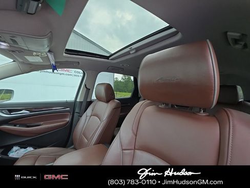 Used 2020 Buick Enclave Avenir w/ Avenir Technology Package AWD/4WD image 9
