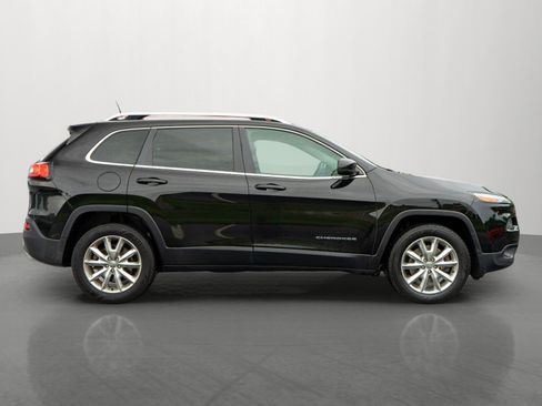 Used 2017 Jeep Cherokee Limited w/ Trailer Tow Group AWD/4WD image 8