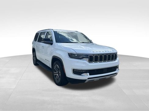 Used 2024 Jeep Wagoneer Series II w/ Flexible Seating Group AWD/4WD image 7