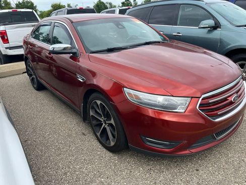 Used 2014 Ford Taurus Limited w/ Equipment Group 301A FWD image 18