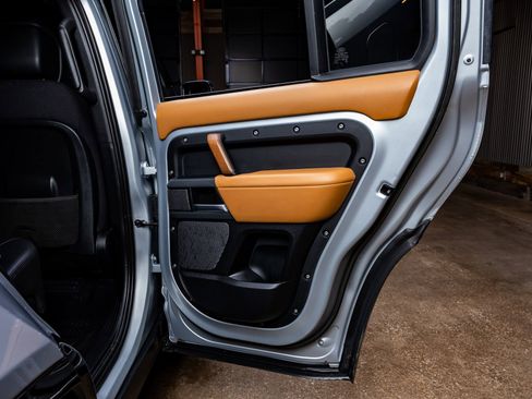 Used 2023 Land Rover Defender 110 X image 34