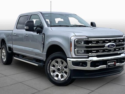 Used 2024 Ford F250 Lariat w/ FX4 Off-Road Package AWD/4WD image 3