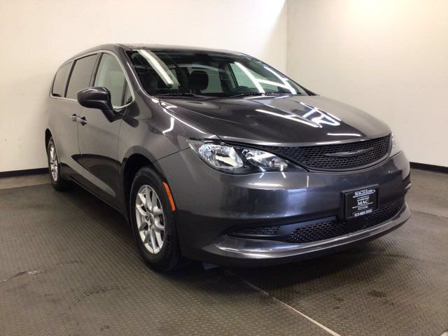 Used 2022 Chrysler Voyager LX FWD image 1
