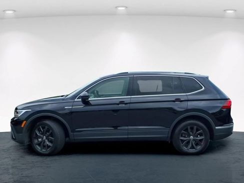 Used 2024 Volkswagen Tiguan SE w/ Panoramic Sunroof Package AWD/4WD image 13