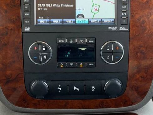 Used 2013 Chevrolet Tahoe LTZ image 40