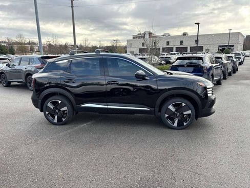 New 2026 Nissan Kicks SR w/ Cold Weather Package AWD/4WD image 8