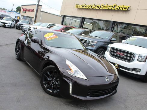Used 2015 Nissan 370Z Coupe RWD image 25