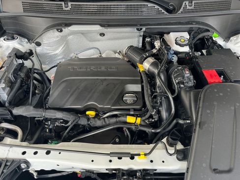 Used 2025 Buick Envista Sport Touring image 32