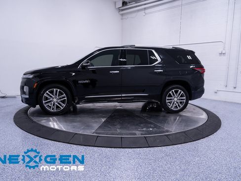 Used 2023 Chevrolet Traverse High Country image 34